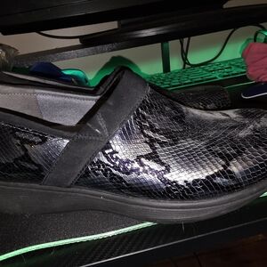 Grey's Anatomy Black Snake Print Mules